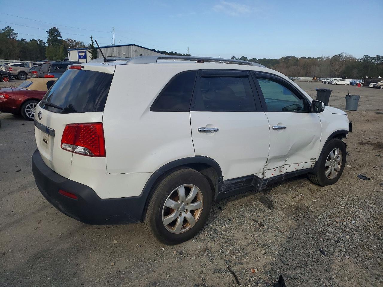 2013 KIA SORENTO LX photo 3