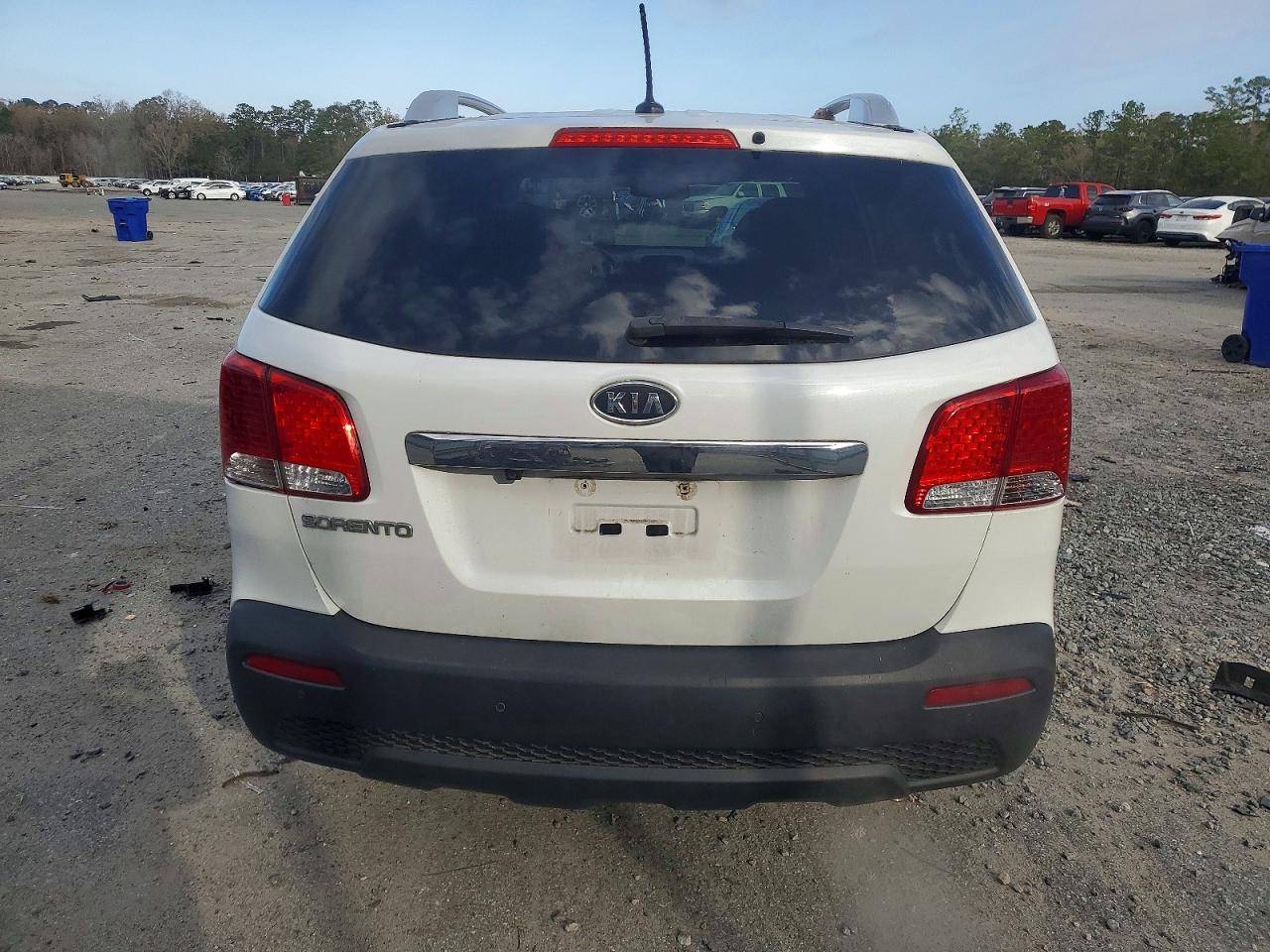 2013 KIA SORENTO LX photo 6