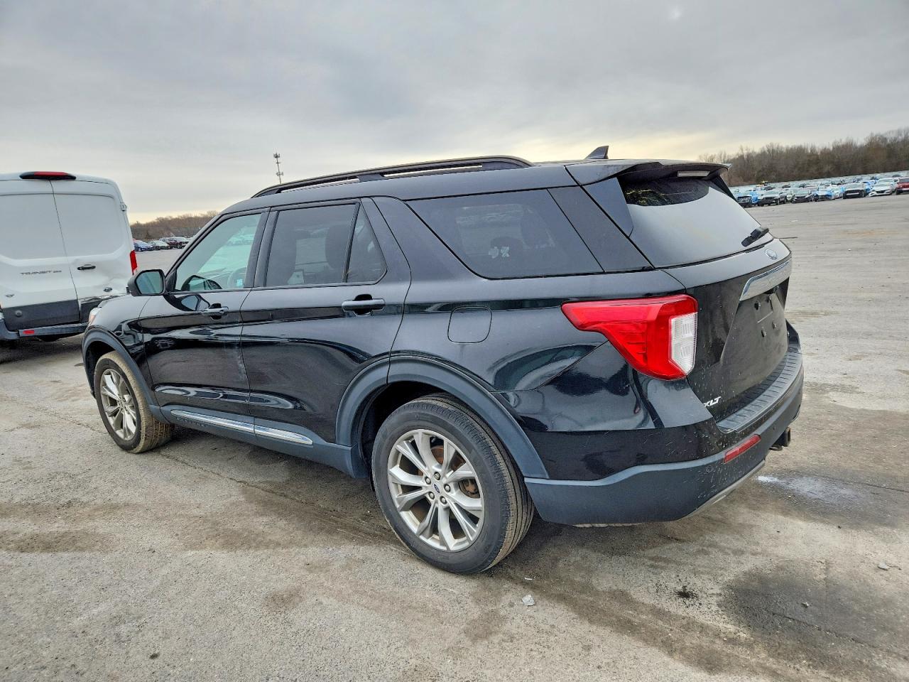 2020 FORD EXPLORER XLT photo 3