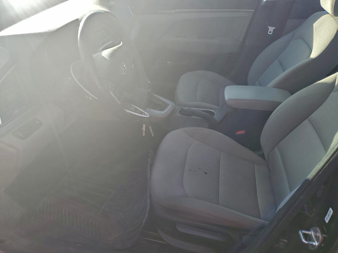 2017 HYUNDAI ELANTRA SE photo 7