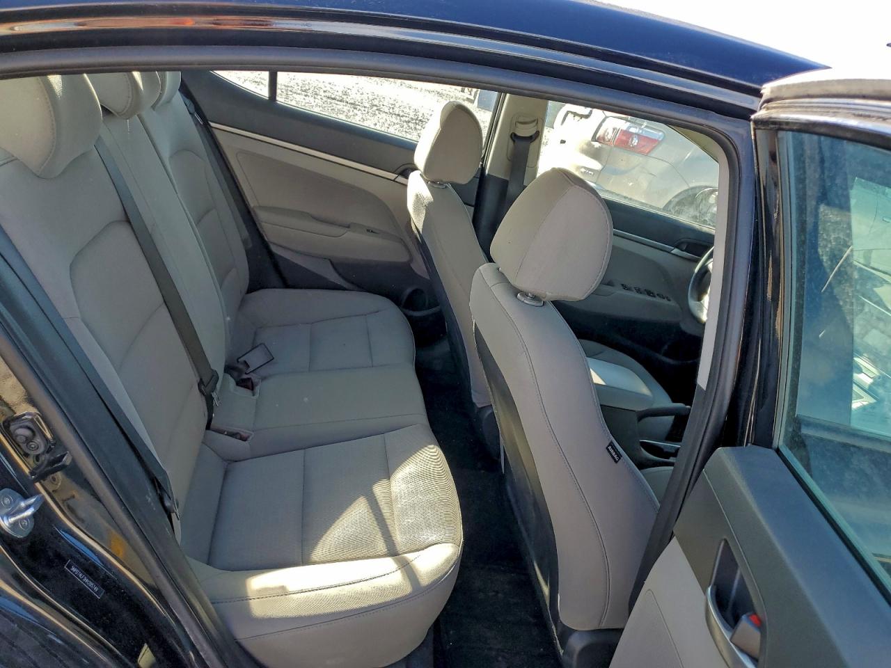 2017 HYUNDAI ELANTRA SE photo 10