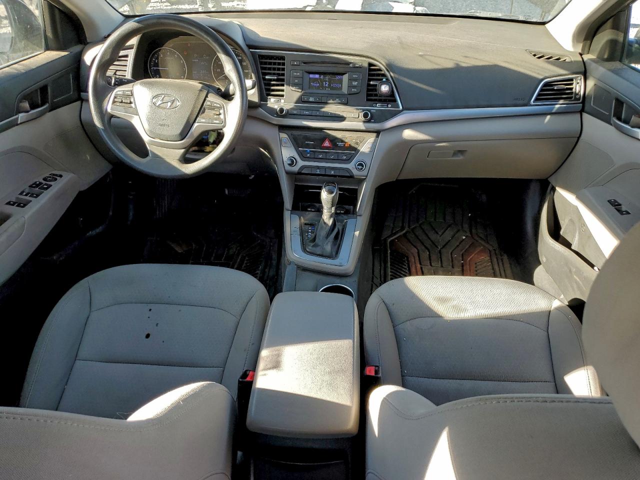 2017 HYUNDAI ELANTRA SE photo 8