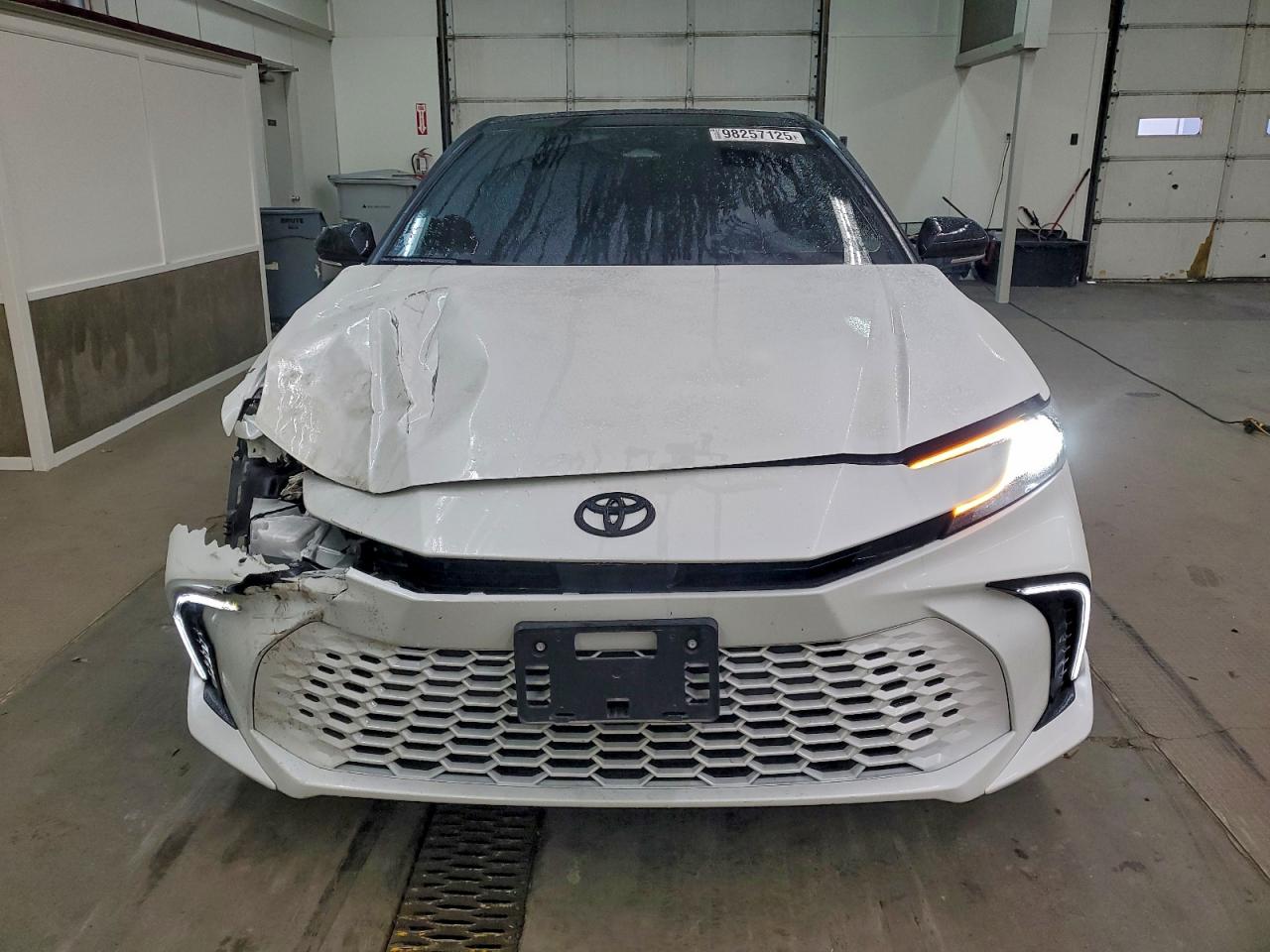 2025 TOYOTA CAMRY XSE photo 9