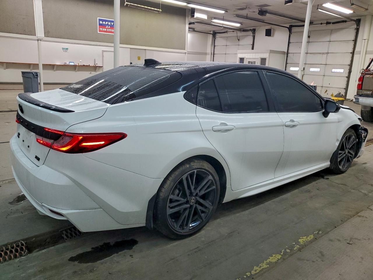 2025 TOYOTA CAMRY XSE photo 5