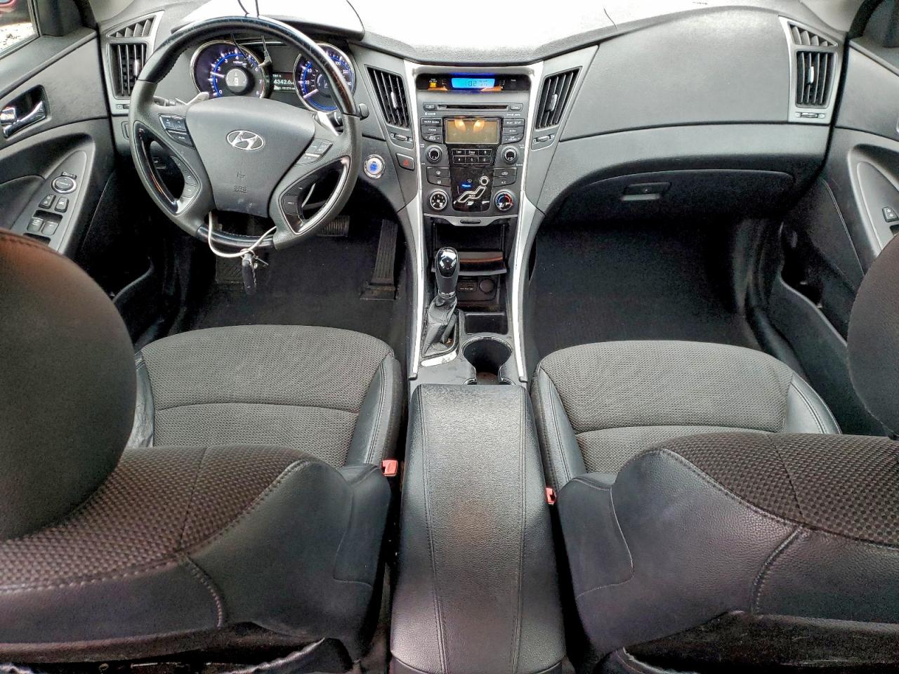 2013 HYUNDAI SONATA SE photo 8
