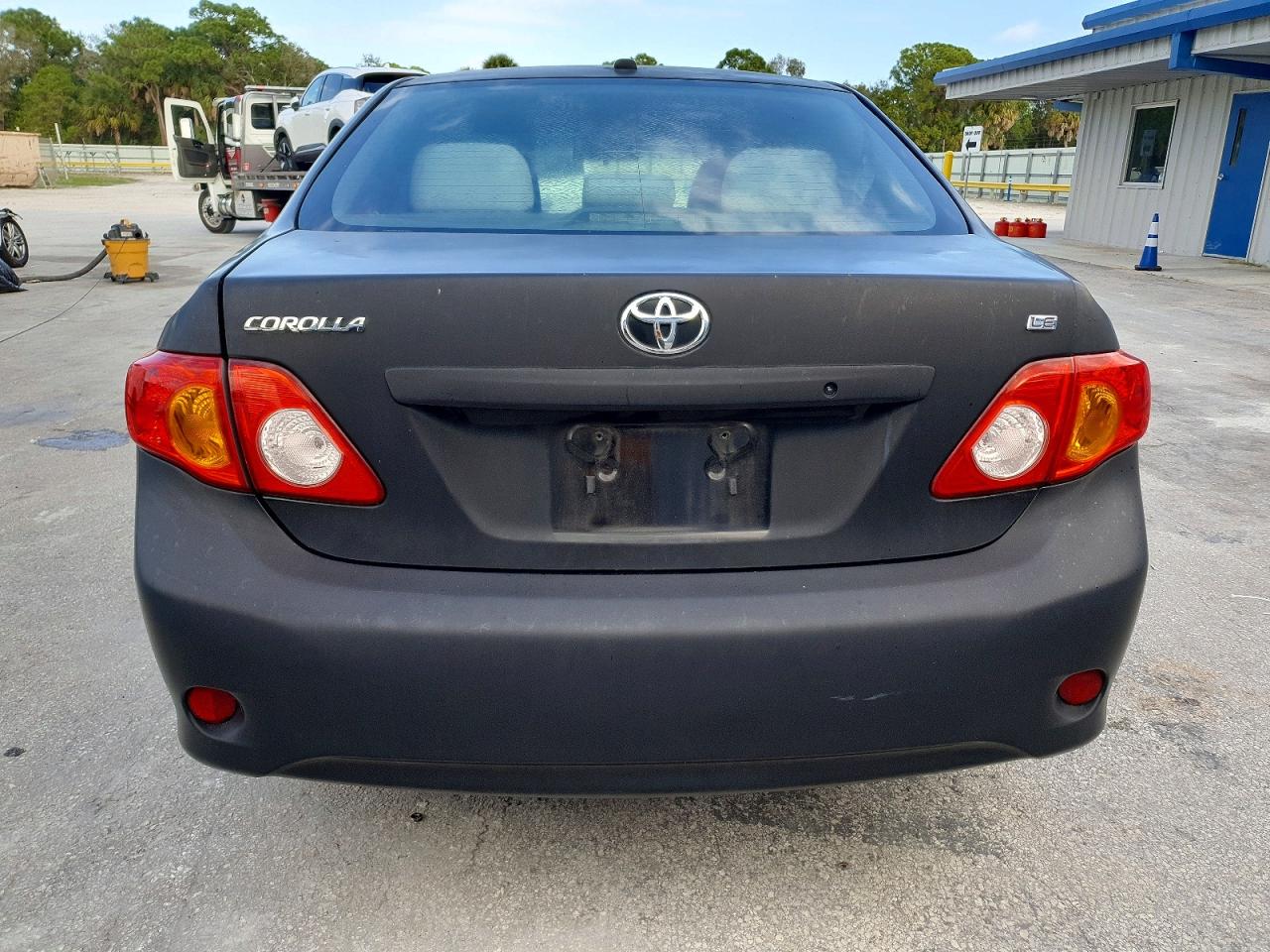 2010 TOYOTA COROLLA BASE photo 6
