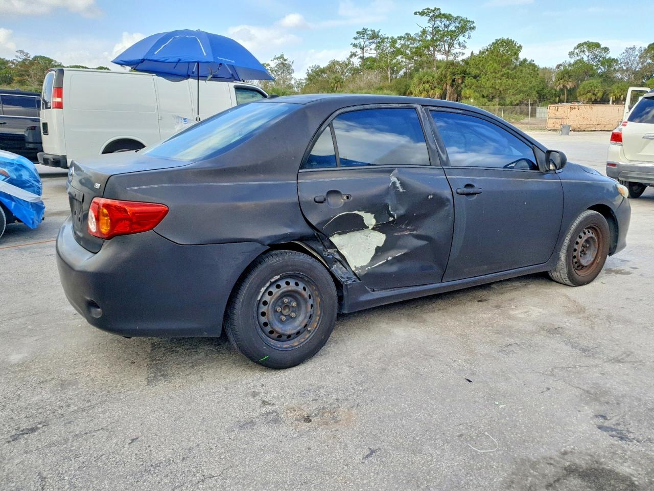 2010 TOYOTA COROLLA BASE photo 3