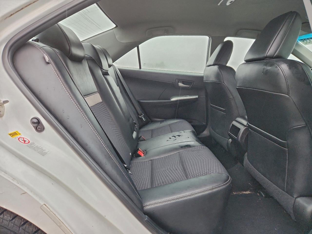 2014 TOYOTA CAMRY L photo 10