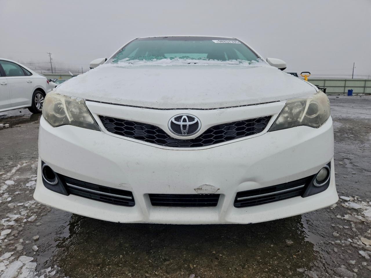 2014 TOYOTA CAMRY L photo 5