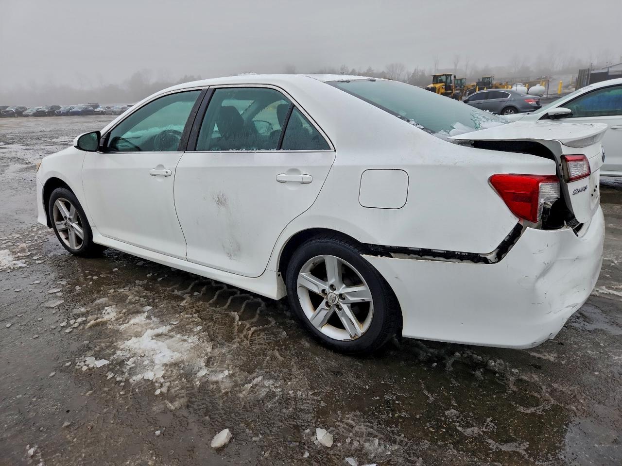 2014 TOYOTA CAMRY L photo 2