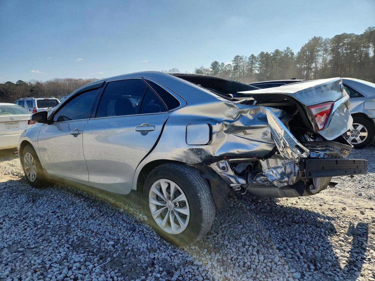 2017 TOYOTA CAMRY LE photo 2