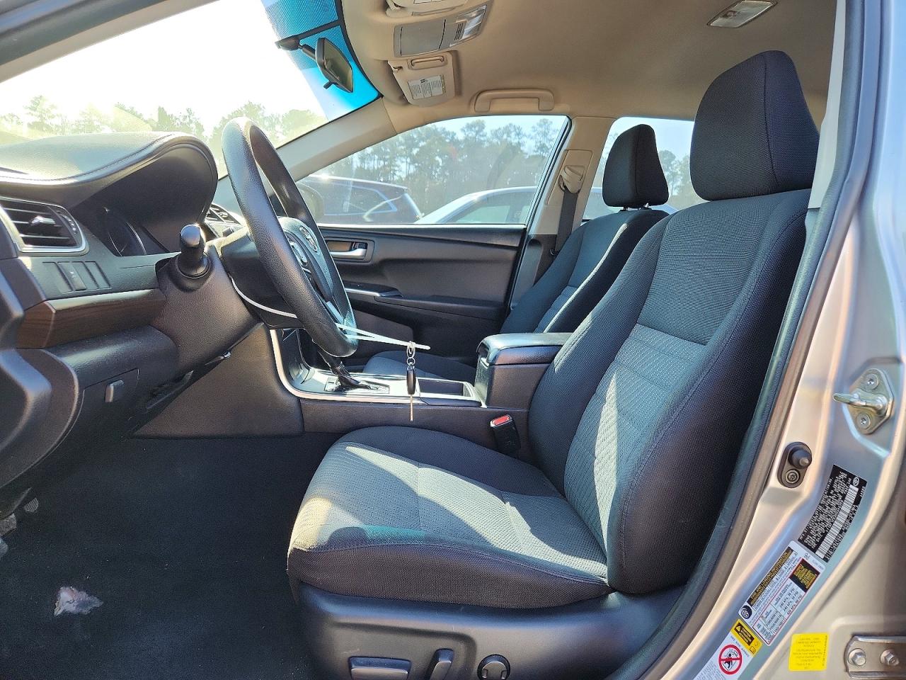 2017 TOYOTA CAMRY LE photo 7