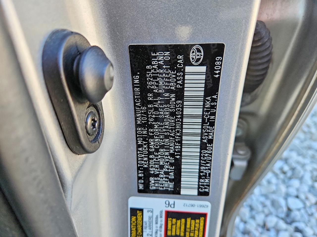 2017 TOYOTA CAMRY LE photo 12