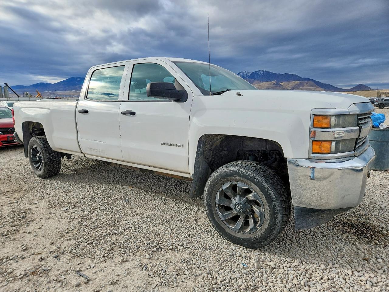 2015 CHEVROLET SILVERADO K2500 HEAVY DUTY photo 4