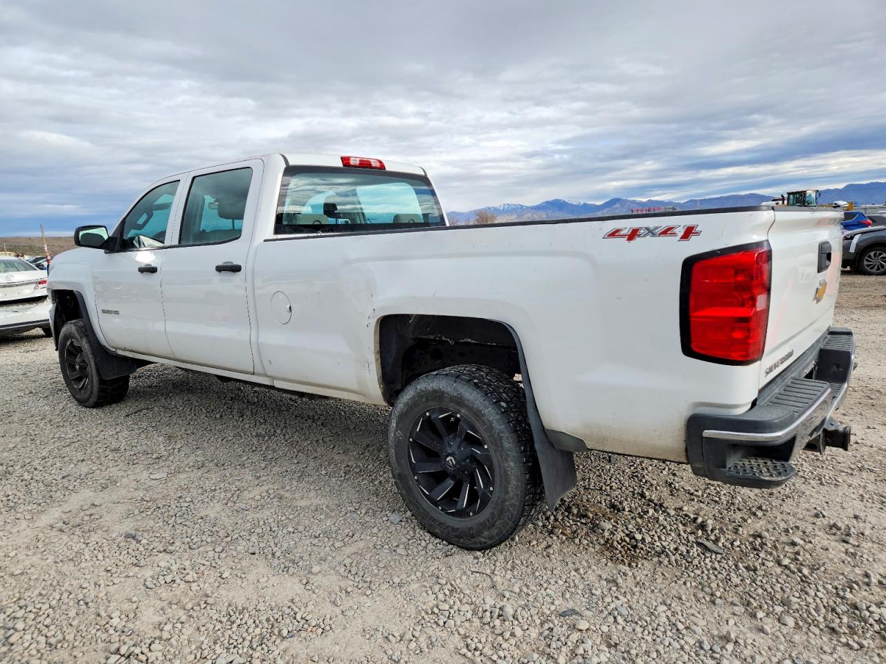 2015 CHEVROLET SILVERADO K2500 HEAVY DUTY photo 2