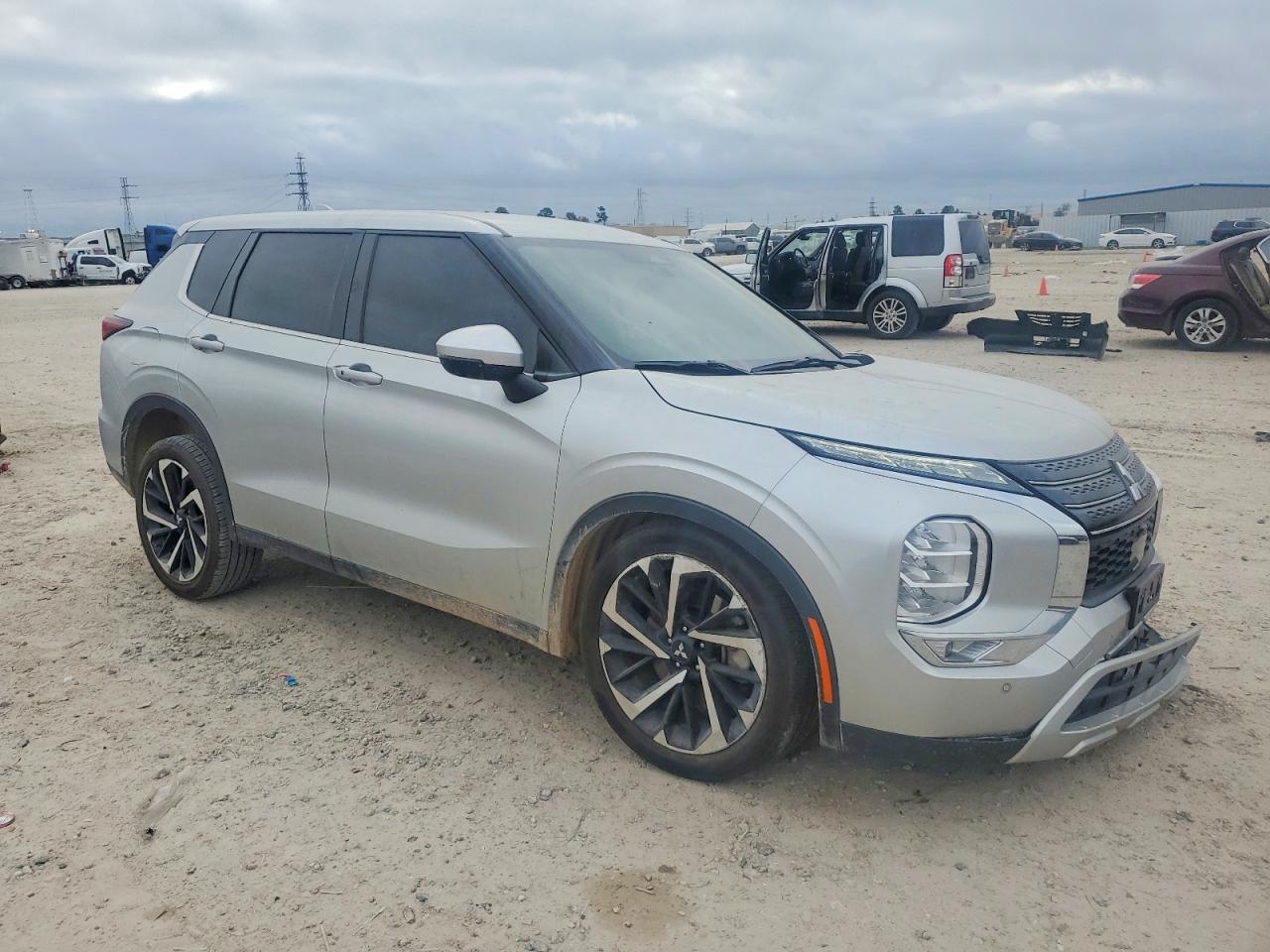 2024 MITSUBISHI OUTLANDER SE photo 7
