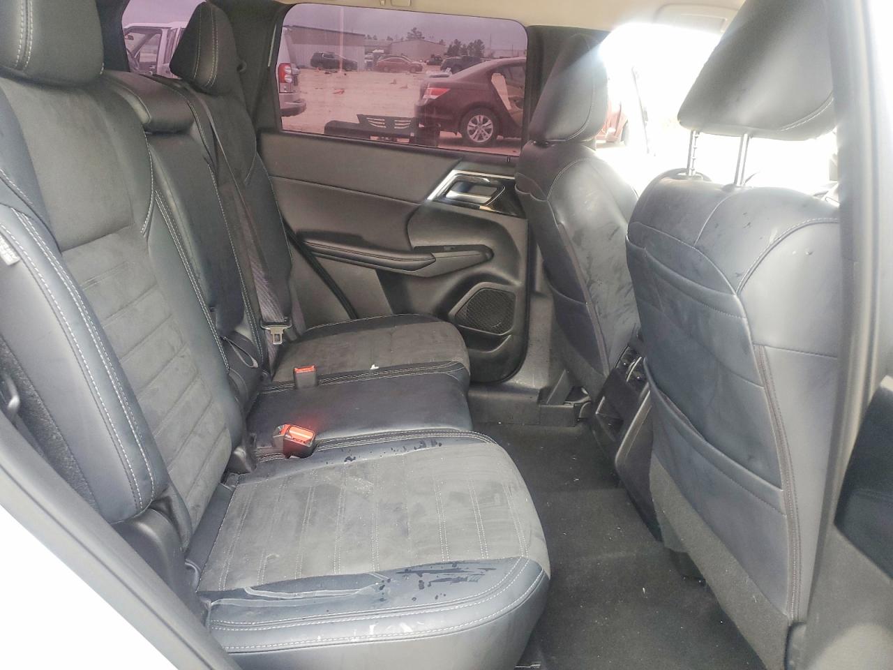 2024 MITSUBISHI OUTLANDER SE photo 19