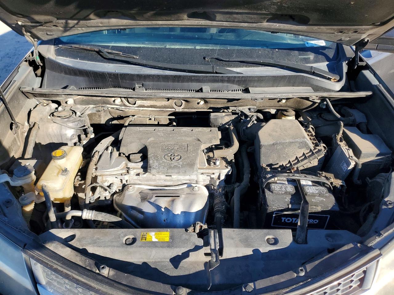 2015 TOYOTA RAV4 XLE photo 12