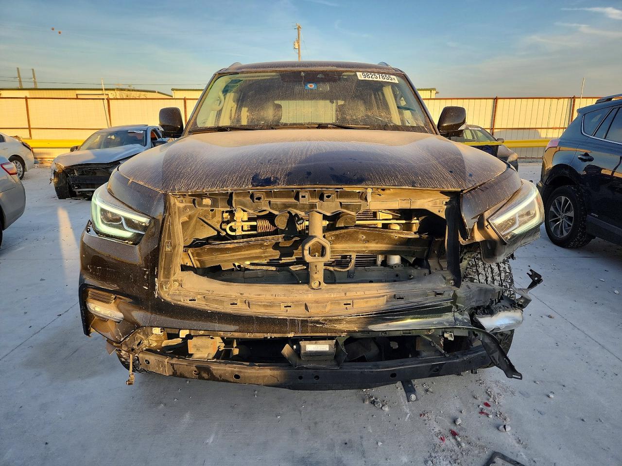 2019 INFINITI QX80 LUXE photo 5
