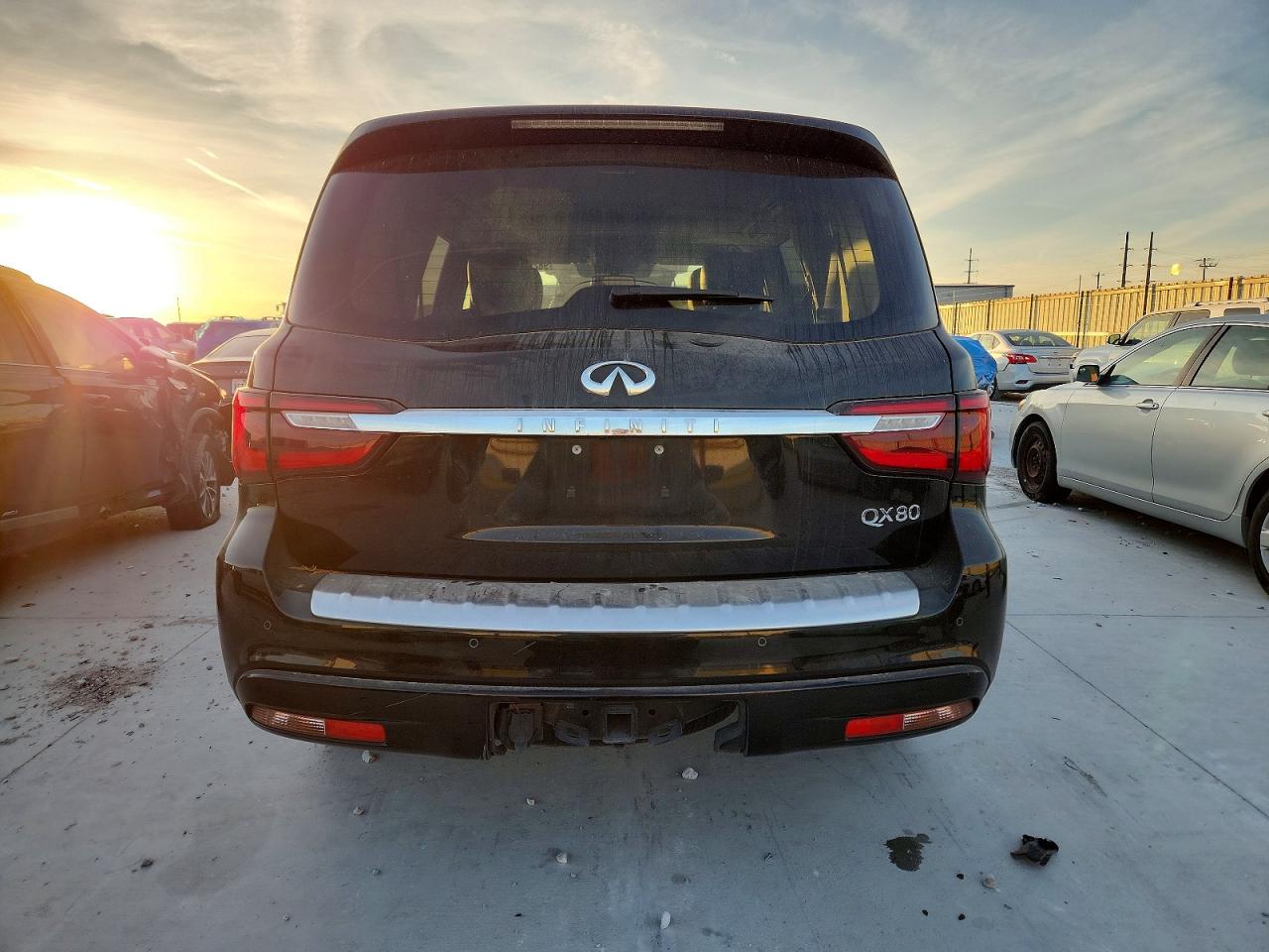 2019 INFINITI QX80 LUXE photo 6