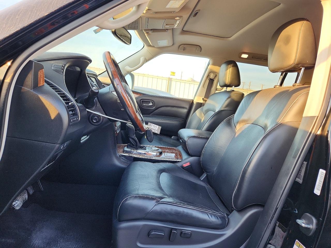2019 INFINITI QX80 LUXE photo 7