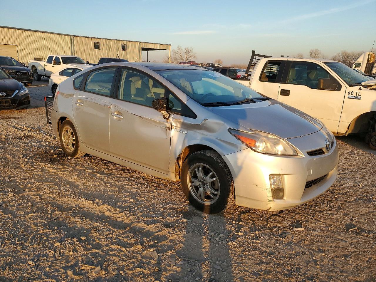 2011 TOYOTA PRIUS photo 10
