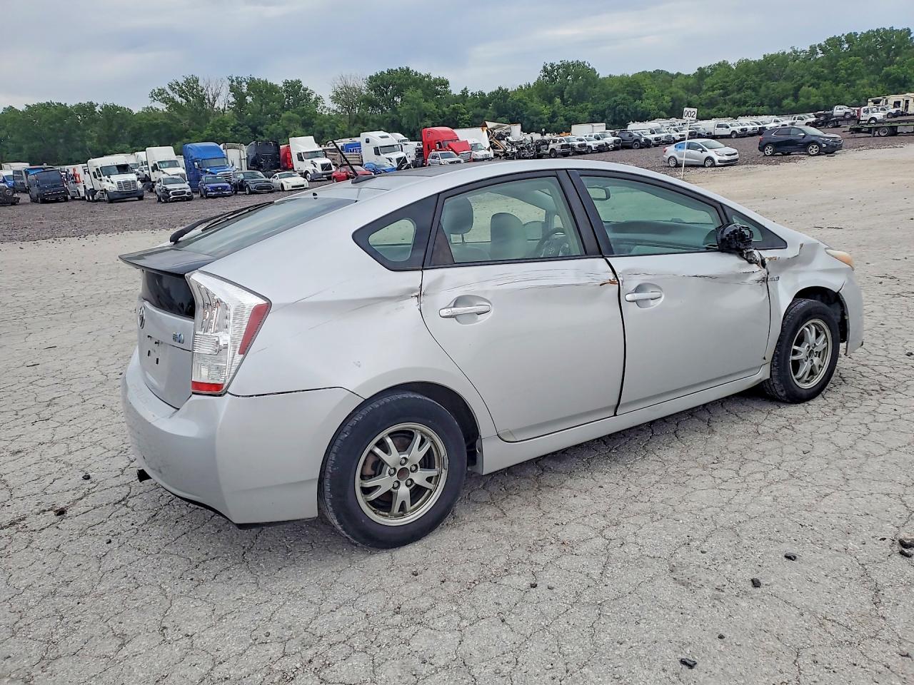 2011 TOYOTA PRIUS photo 8
