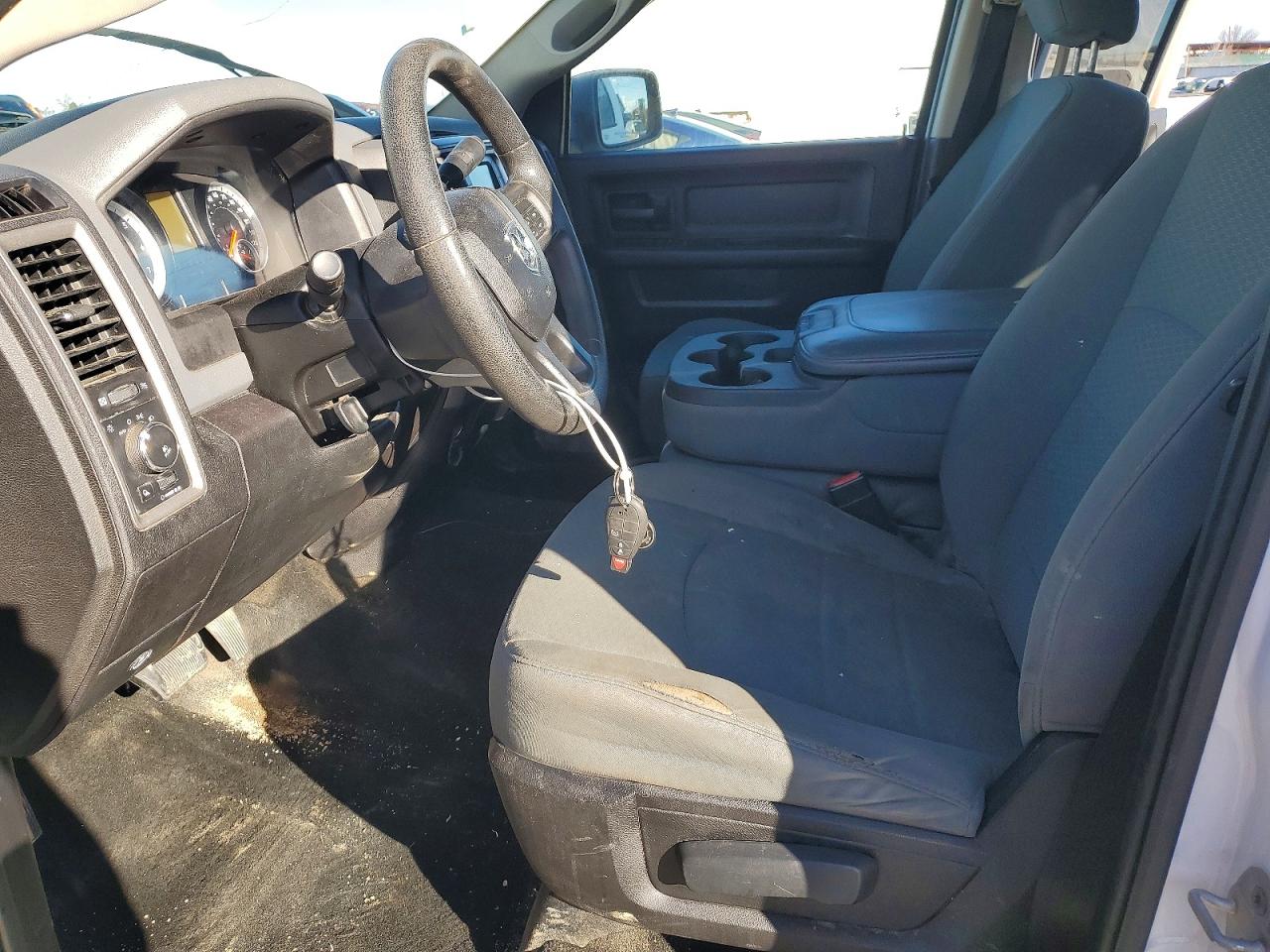 2014 RAM 1500 ST photo 7