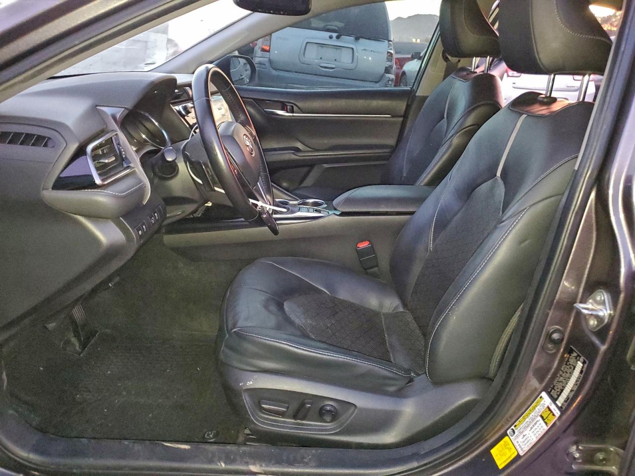 2020 TOYOTA CAMRY XSE photo 7