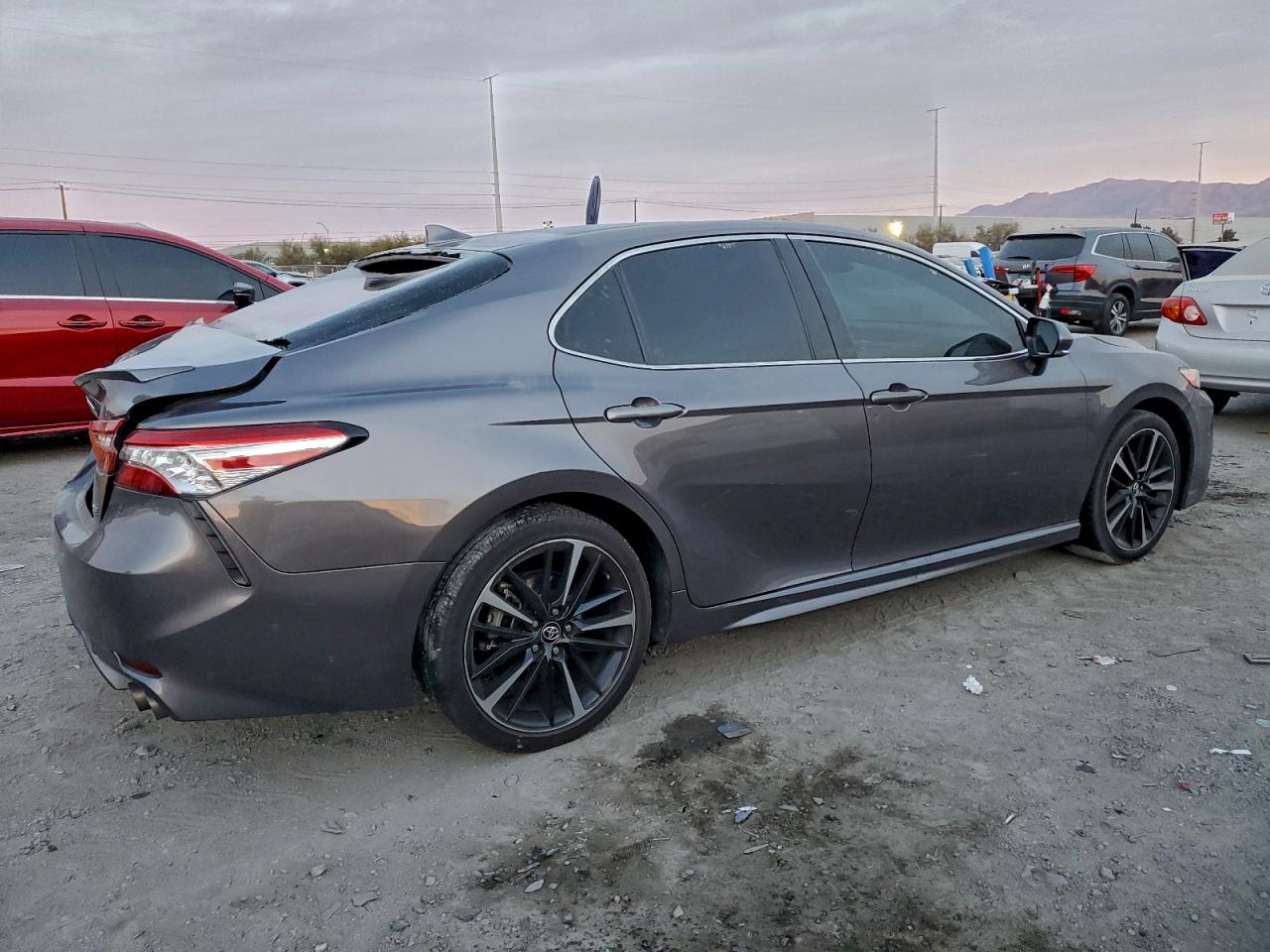 2020 TOYOTA CAMRY XSE photo 3