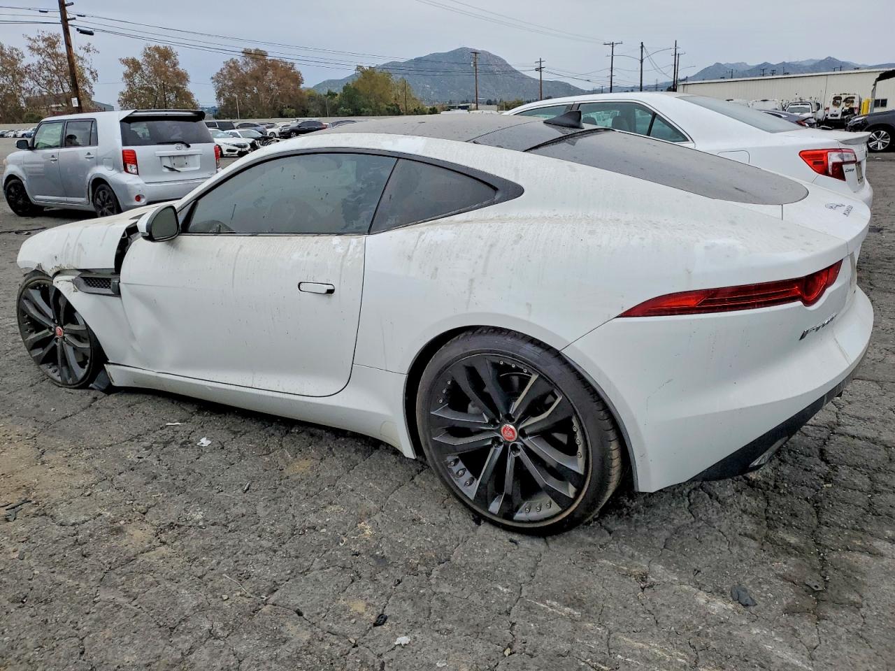 2015 JAGUAR F-TYPE photo 2