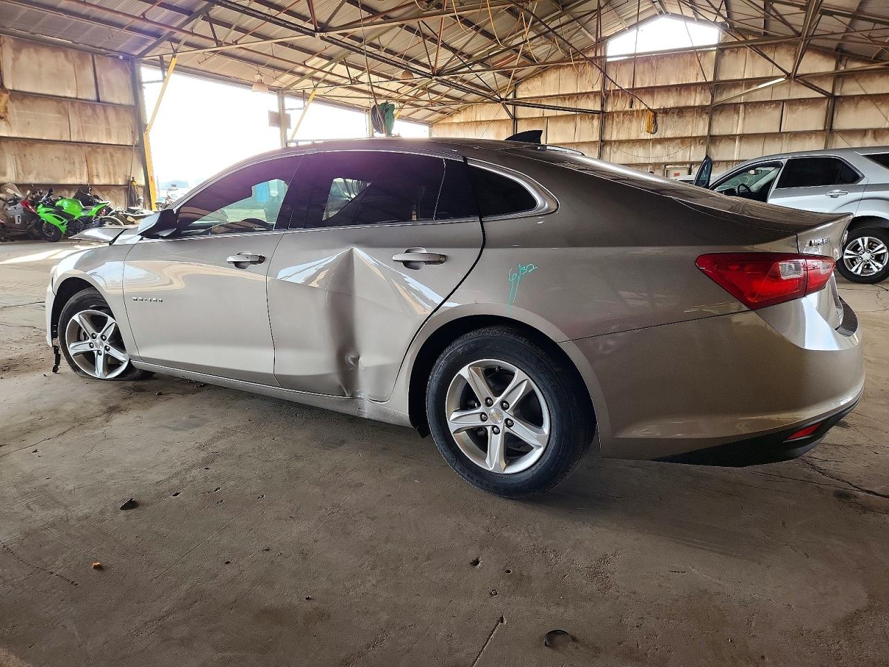 2022 CHEVROLET MALIBU LS photo 2