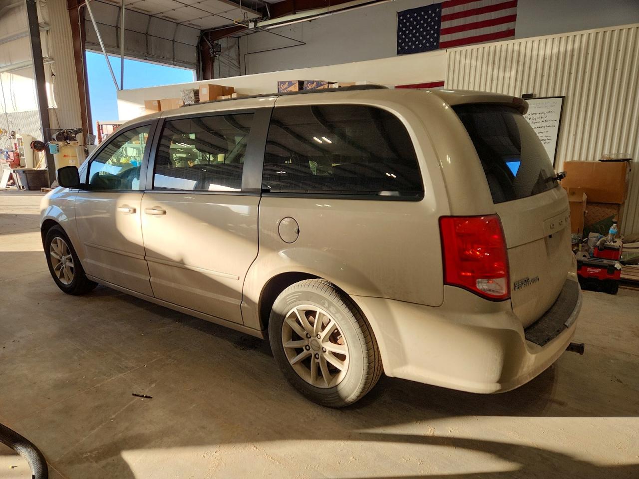 2015 DODGE GRAND CARAVAN SXT photo 2