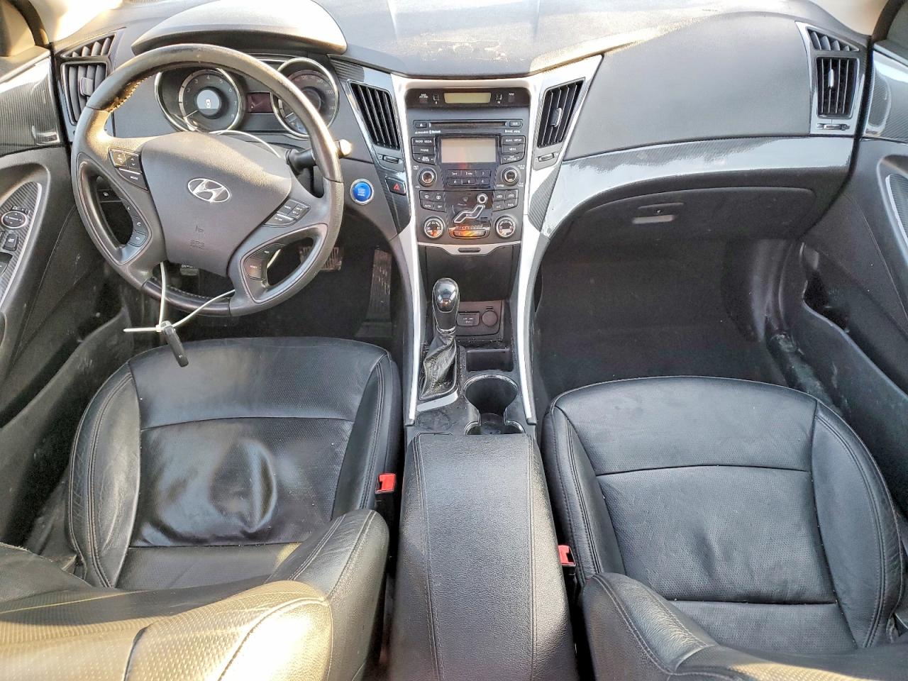 2012 HYUNDAI SONATA SE photo 8