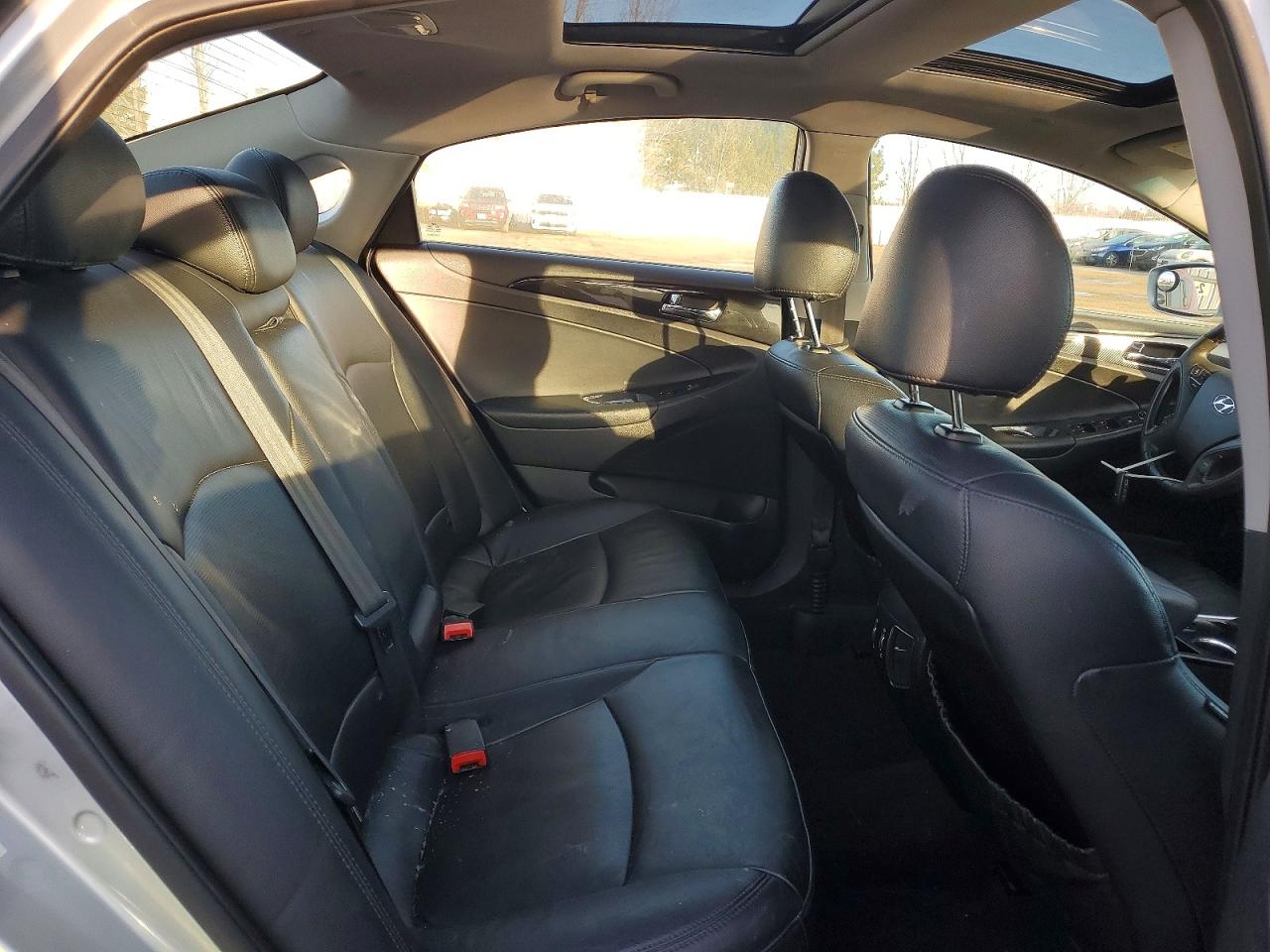 2012 HYUNDAI SONATA SE photo 10