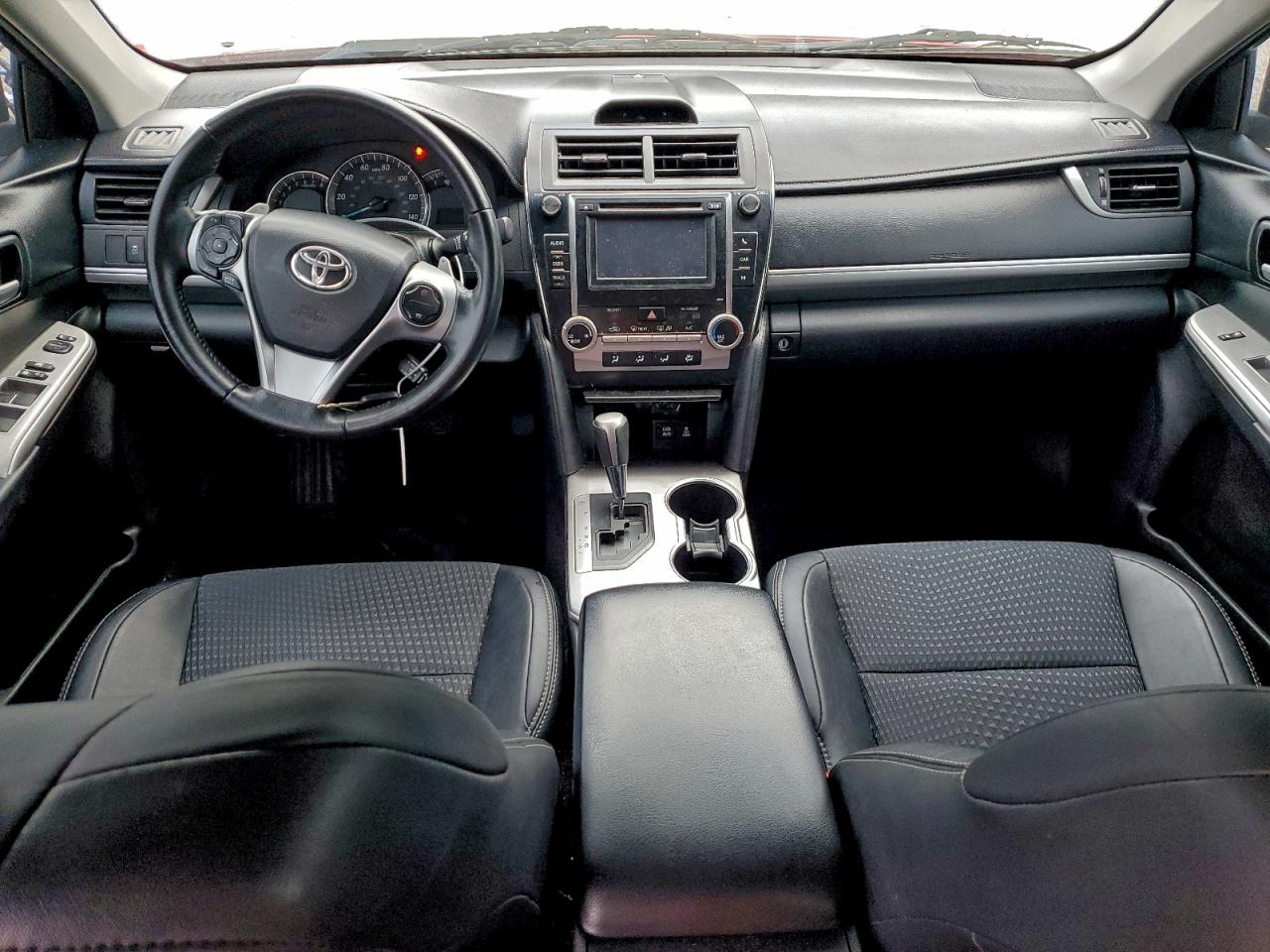 2014 TOYOTA CAMRY L photo 8