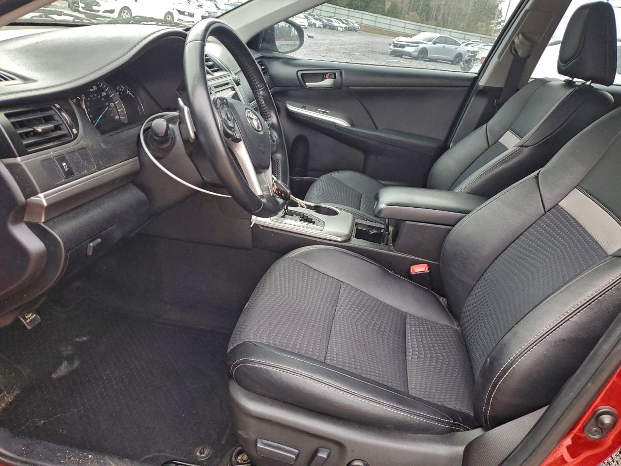 2014 TOYOTA CAMRY L photo 7