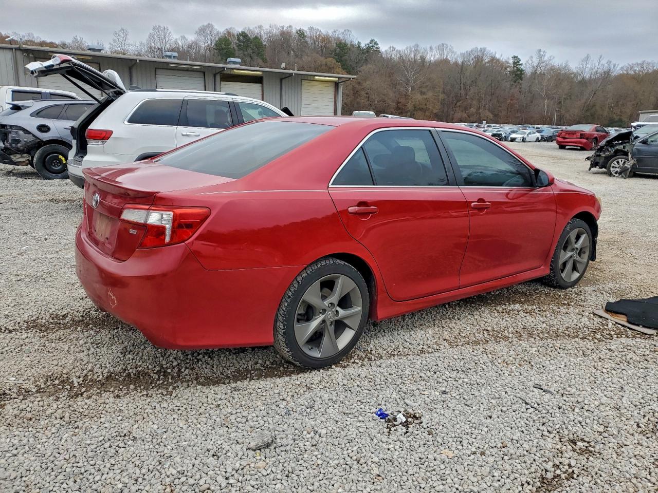2014 TOYOTA CAMRY L photo 3