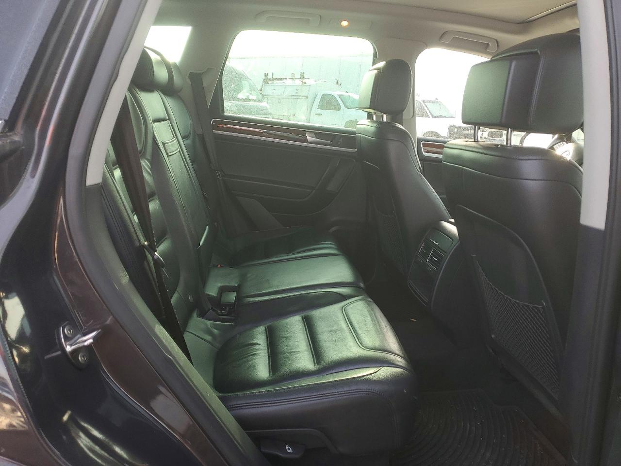 2012 VOLKSWAGEN TOUAREG V6 TDI photo 10