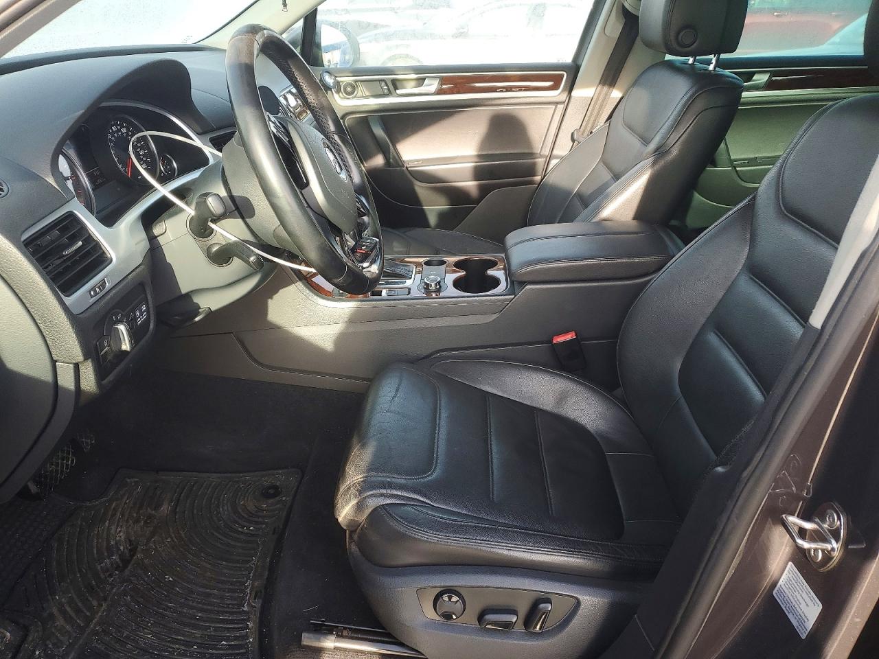 2012 VOLKSWAGEN TOUAREG V6 TDI photo 7