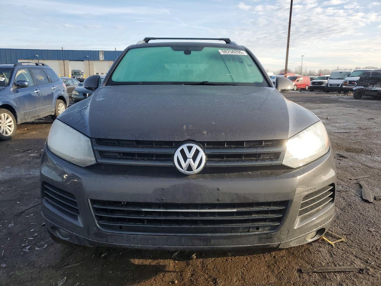 2012 VOLKSWAGEN TOUAREG V6 TDI photo 5