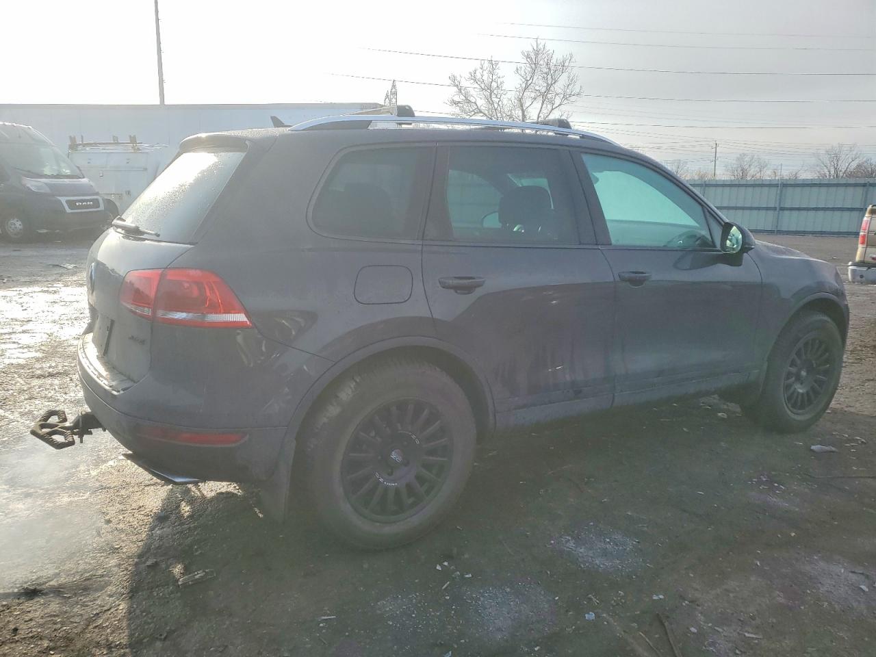 2012 VOLKSWAGEN TOUAREG V6 TDI photo 3