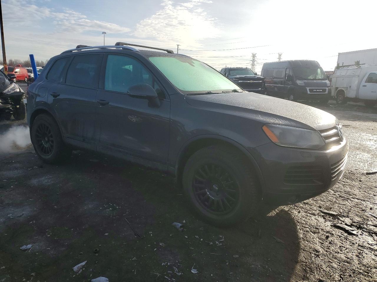2012 VOLKSWAGEN TOUAREG V6 TDI photo 4