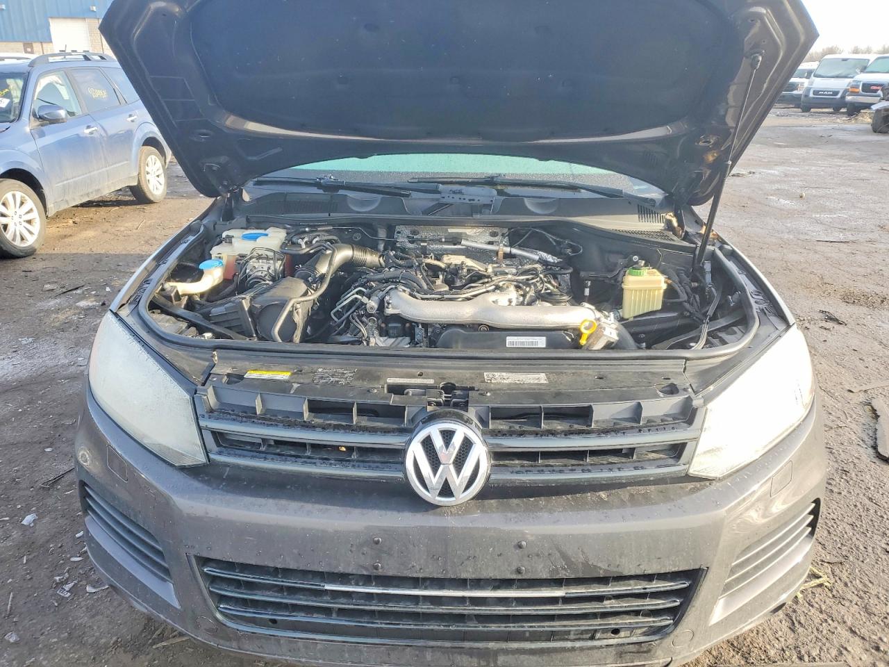 2012 VOLKSWAGEN TOUAREG V6 TDI photo 11