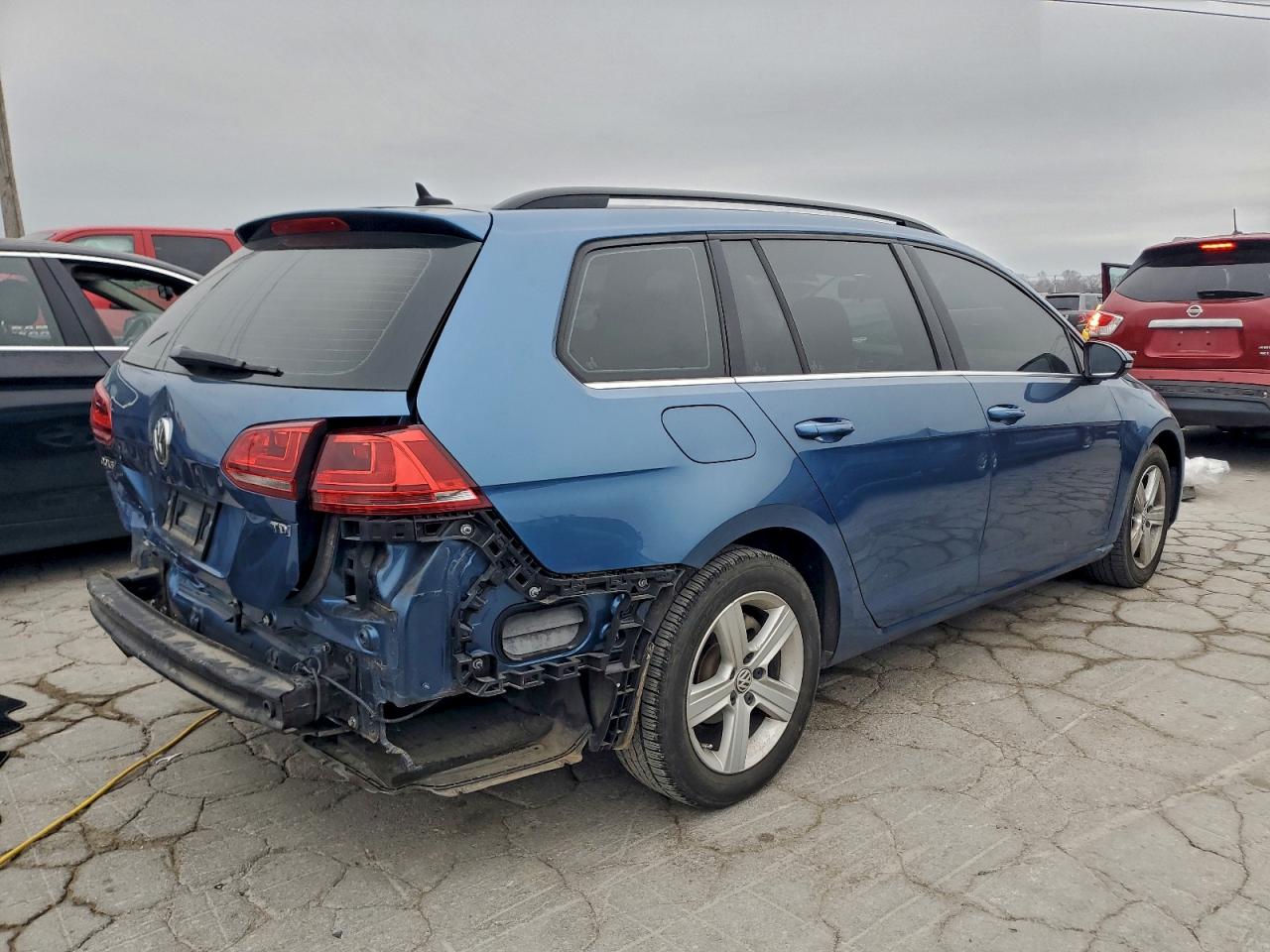 2015 VOLKSWAGEN GOLF SPORTWAGEN TDI S photo 5