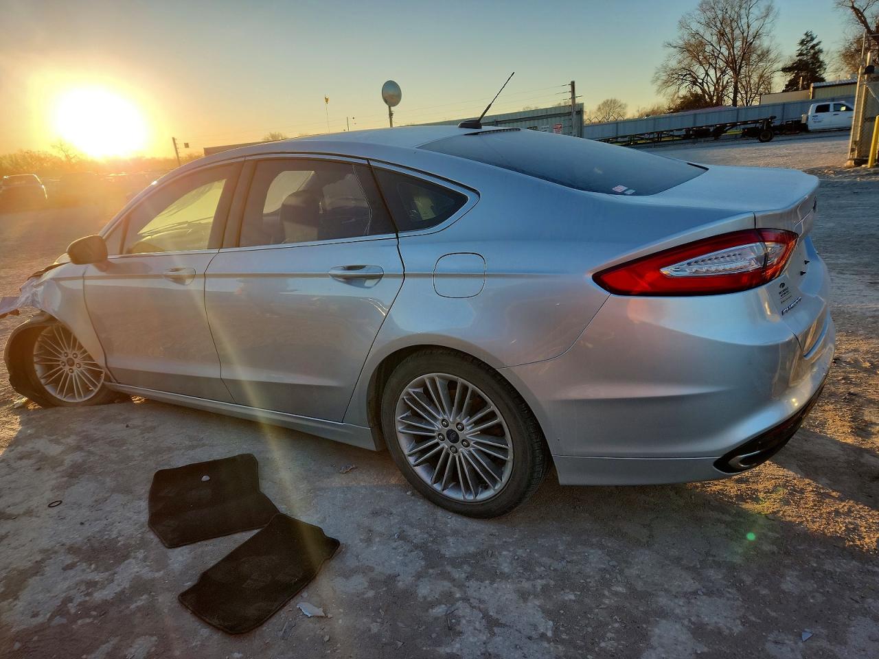 2013 FORD FUSION SE photo 2