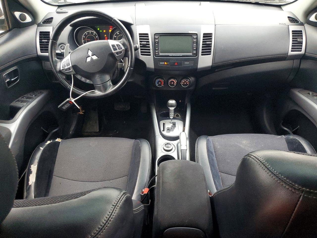 2012 MITSUBISHI OUTLANDER SE photo 8