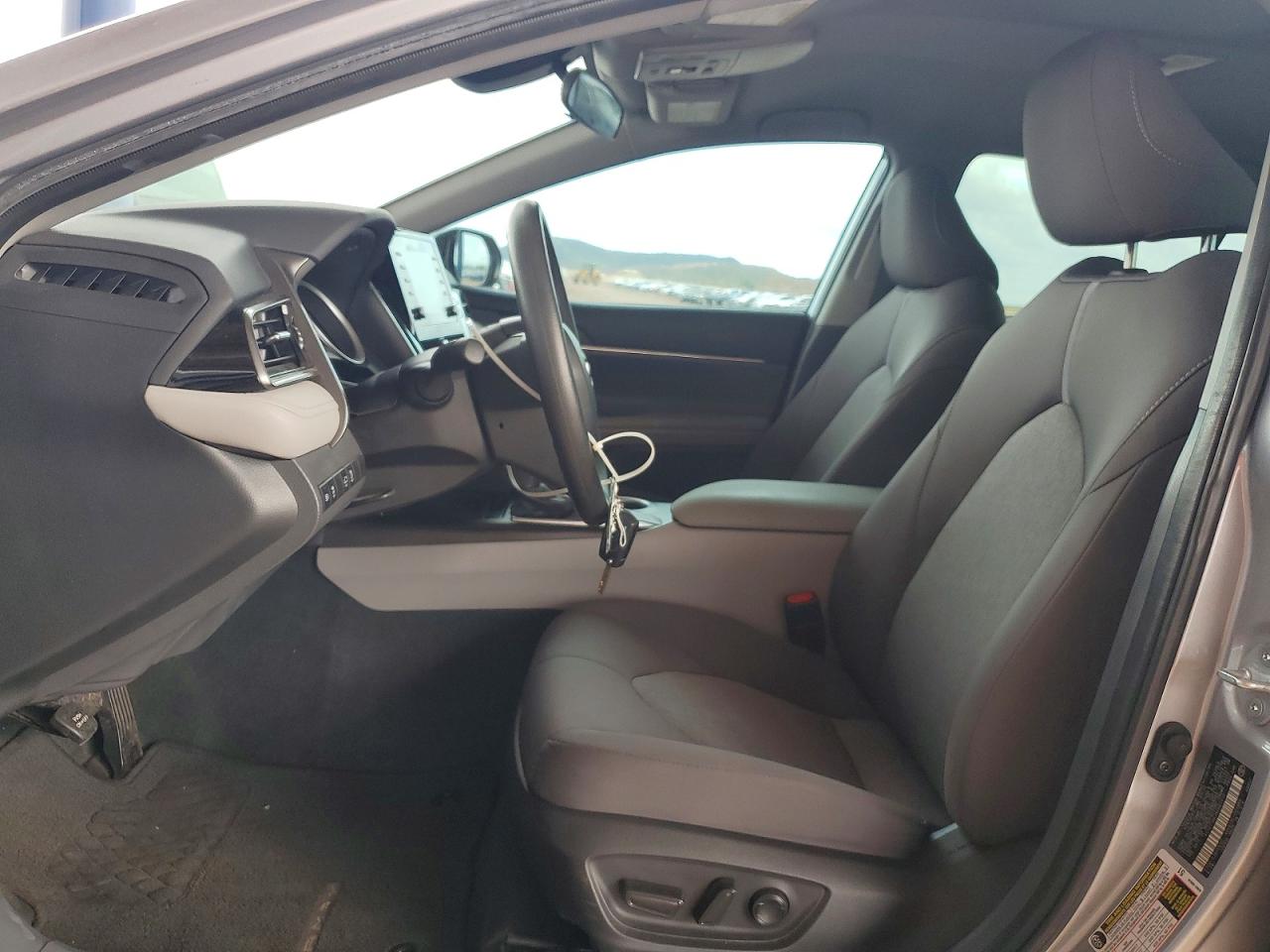 2022 TOYOTA CAMRY LE photo 7