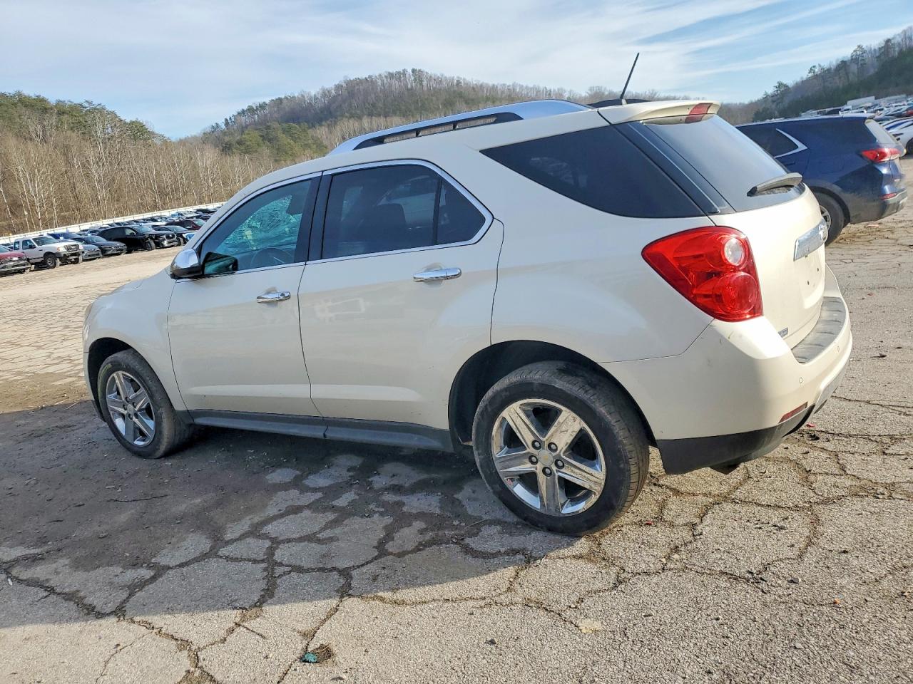 2015 CHEVROLET EQUINOX LTZ photo 2
