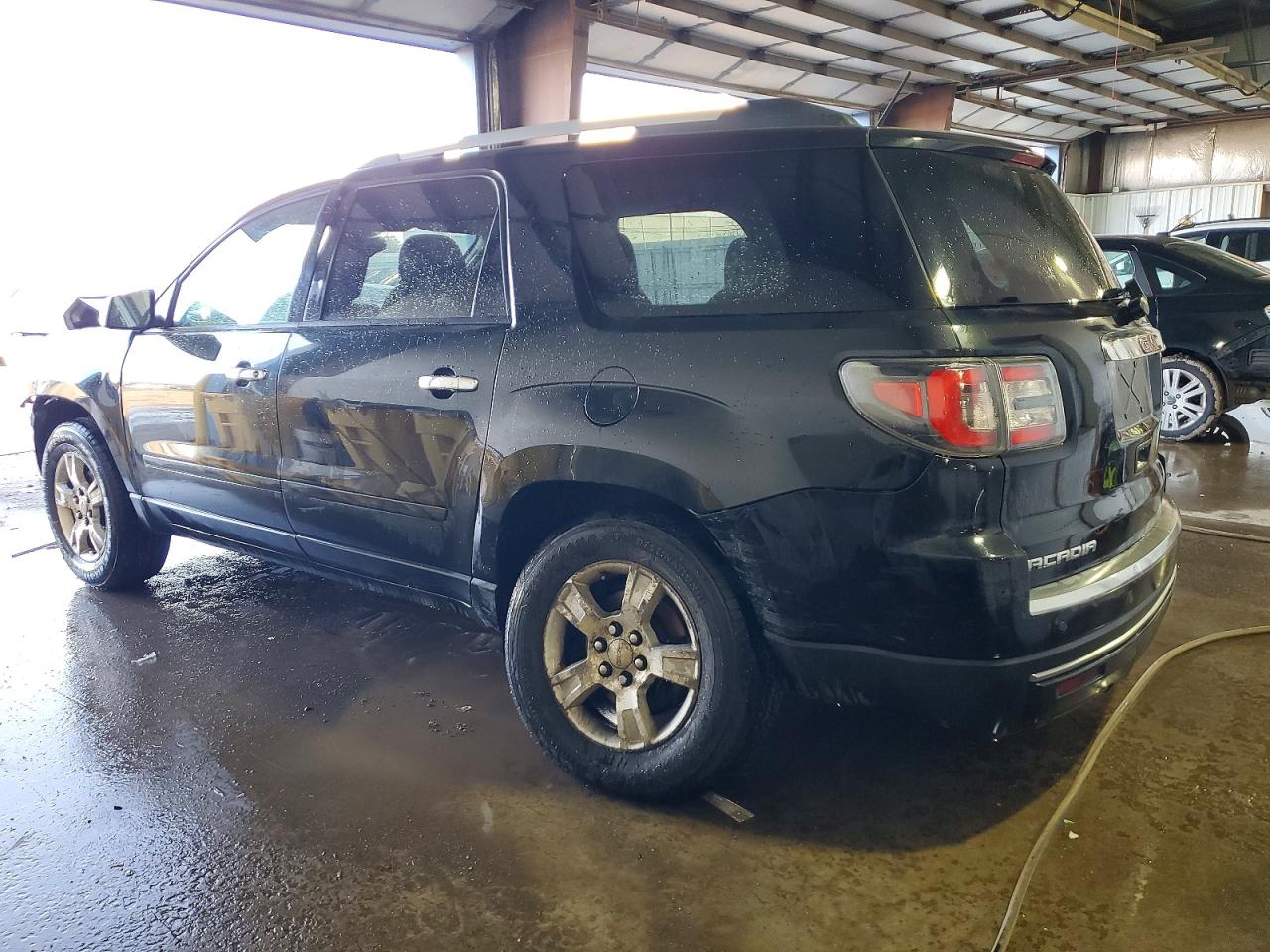 2015 GMC ACADIA SLE photo 2